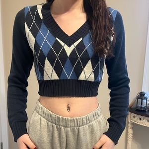 h&m blue argyle cropped sweater